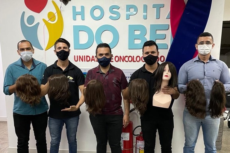 As primeiras 20 perucas doadas serão entregues às pacientes no dia 08 de Março.jpg