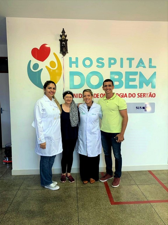 Profissionais do Hospital do Bem que assitiram Maria Eliane.jpg