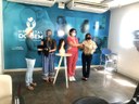 Houve doação de perucas para pacientes que estão e que já terminaram o tratamento, mas ainda não têm cabelos.jpg