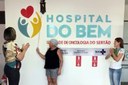Uma das pacientes no momento do toque do sino.jpg