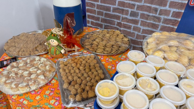 O cardápio incluiu iguarias doces e salgadas.jpg