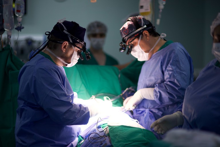 Hospital Metropolitano bate novo recorde com mais de 3.300 cirurgias de alta complexidade realizadas  em 2023 3.jpg