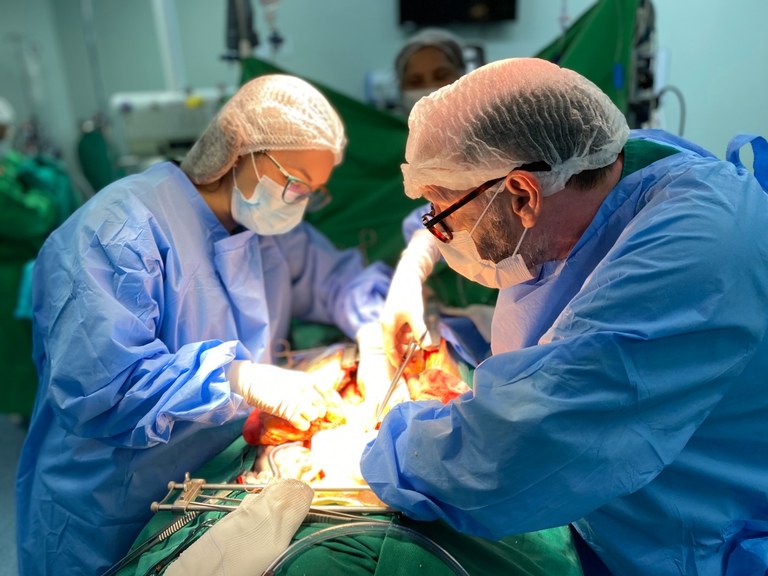 Ineditismo-Hospital-Metropolitano-realiza-captação-de-múltiplos-órgãos-e-em-sequência_-transplante-d_1.jpg