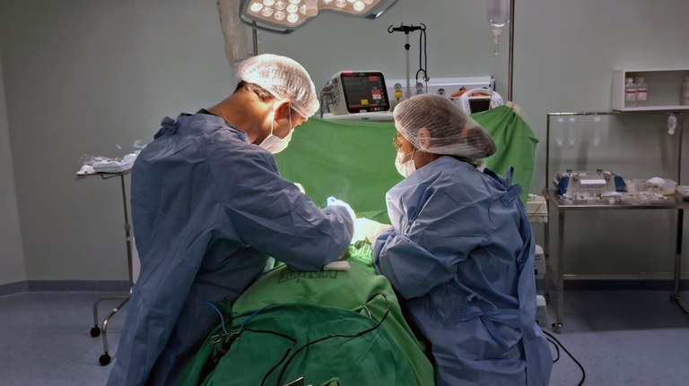 Esperança renovada_ Diagnosticada com escoliose idiopática do adolescente, jovem passa por cirurgia de correção da deformidade no Hospital Metropolitan2.jpg