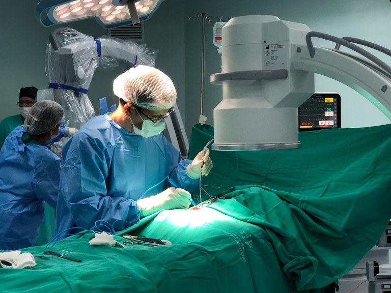 Hospital Metropolitano realiza cirurgia inédita em criança com paralisia cerebral 2.JPG