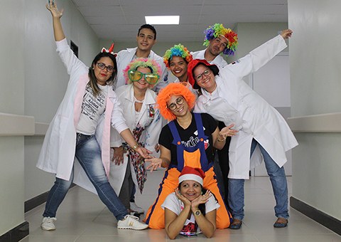 ses-volutarios-da-santa-emilia-de-rodat-realizam-atividade-no-hosp-metropolitano-1.jpg ses-volutarios-da-santa-emilia-de-rodat-realizam-atividade-no-hosp-metropolitano-1.jpg
