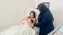 Hospital Regional de Guarabira fortalece contato mãe-bebê com “Tops maternais” e mantas para recém-nascidos 2.jpeg