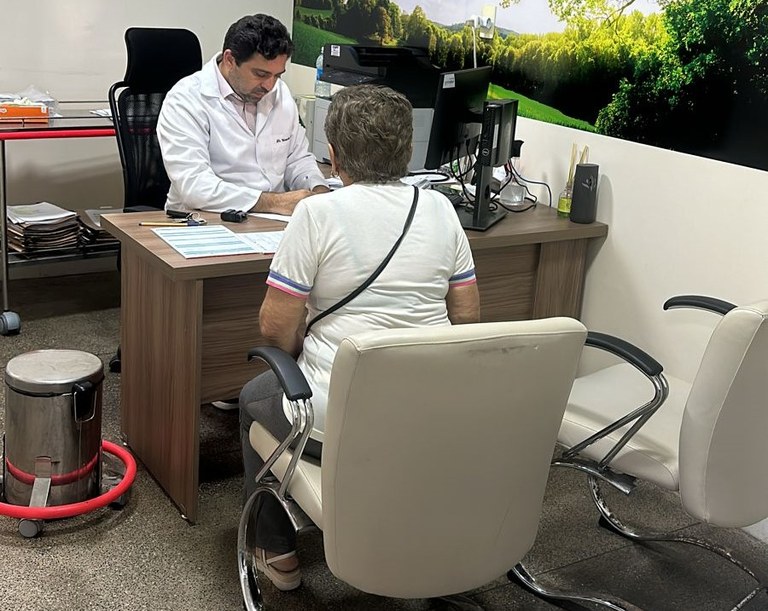 Uma das consultas especializadas  realizadas no último sábado no Hospital de Patos.jpg