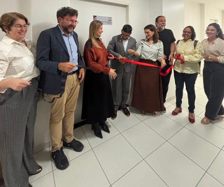 Inauguração dos laboratórios - Foto Nathália Aguiar.jpeg