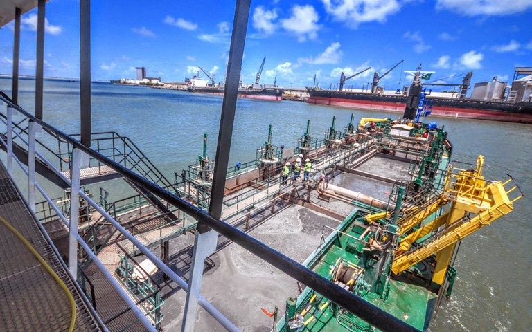 joao obras de dragagem porto de cabedelo foto jose marques (8).JPG