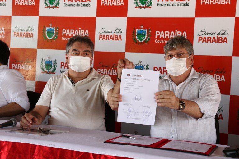 sousa-assina-os-coletiva-francisco franca4.JPG