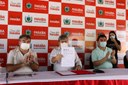 sousa-assina-os-coletiva-francisco franca7.JPG