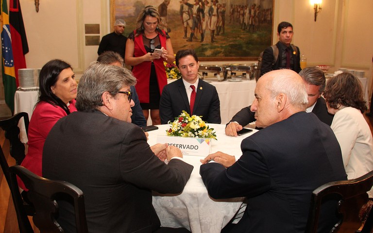joao recebe ministro general ramos foto francisco franca (6).jpg