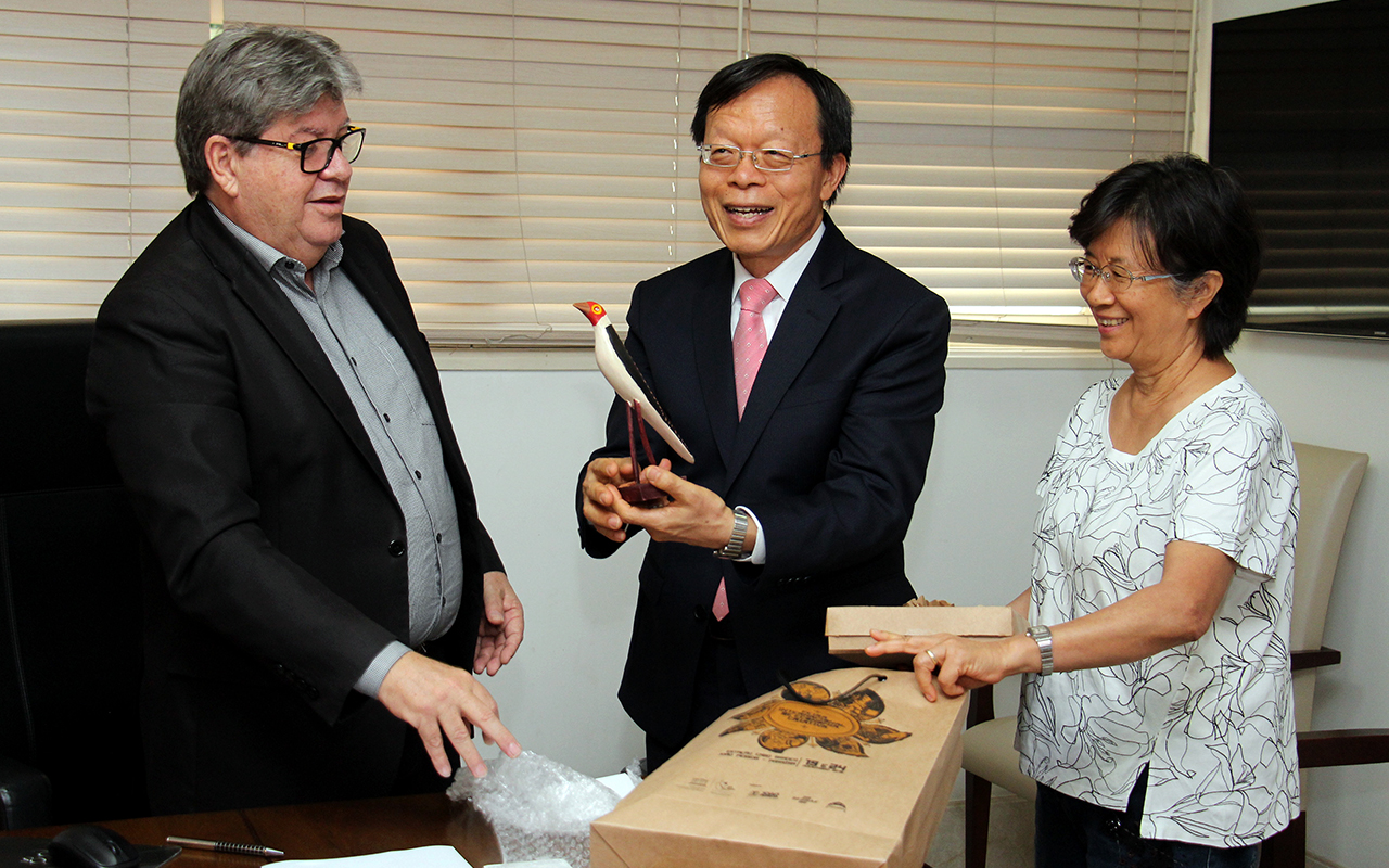 embaixador de Taiwan foto francisco frança secom pb (15).JPG