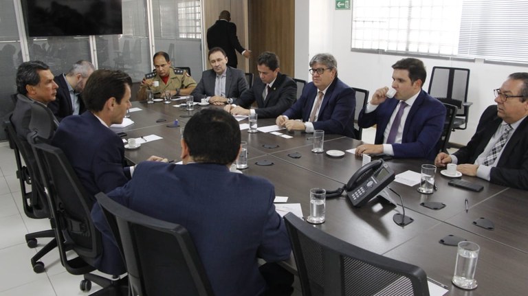 joao reuniao com Aviacao Civil DF (17).jpg