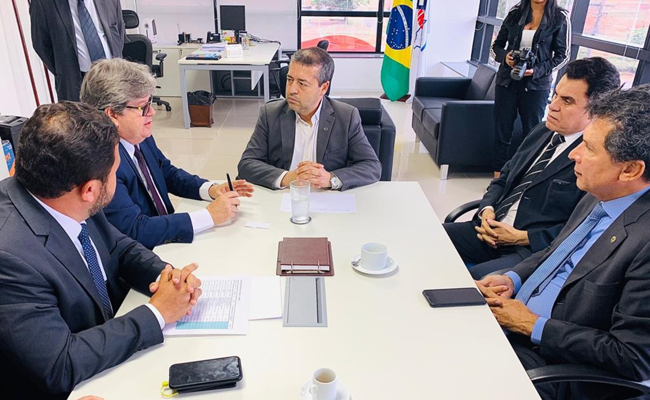 joao azevedo reuniao da funasa em Brasilia(1).jpg