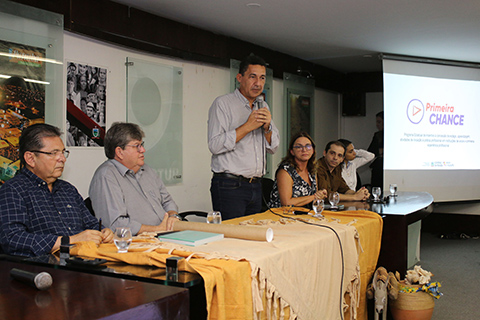 joao promove programa primeira chance__foto franciasco franca (9).JPG
