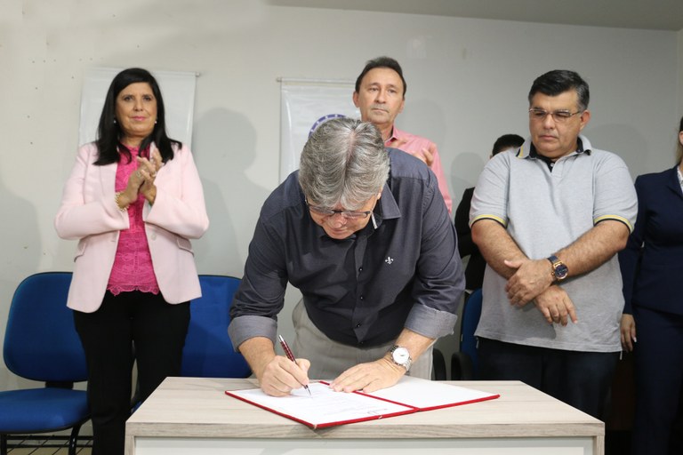 joao azevedo assina ordem de servico da CAGEPA_foto francisco franca (4).JPG joao azevedo assina ordem de servico da CAGEPA_foto francisco franca (4).JPG