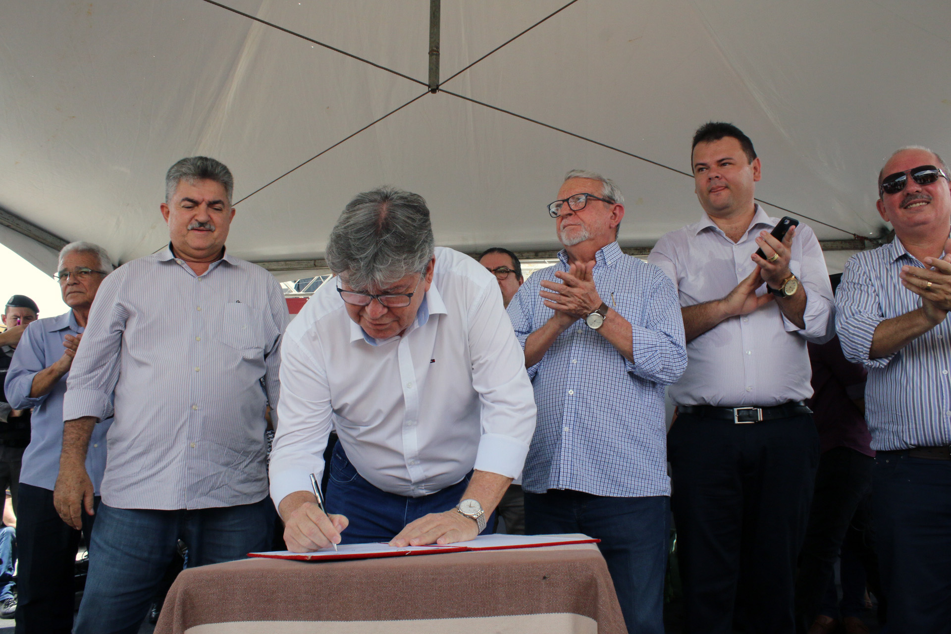 joao assina ordem de servico de ponte de mogeiro foto francisco franca (16).JPG