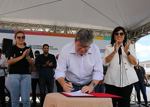 15_04_19 Assinatura da OS para reforma Escola Senador Rui Carneiro em Mamanguape Francisco França (1).JPG 15_04_19 Assinatura da OS para reforma Escola Senador Rui Carneiro em Mamanguape Francisco França (1).JPG