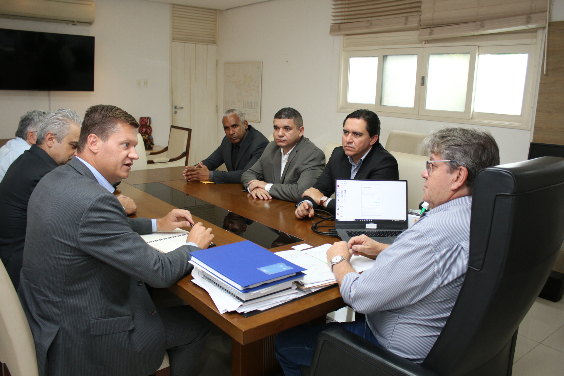 joao recebe equipe da motorola parceria radio comunicacao foto francisco franca (1).JPG