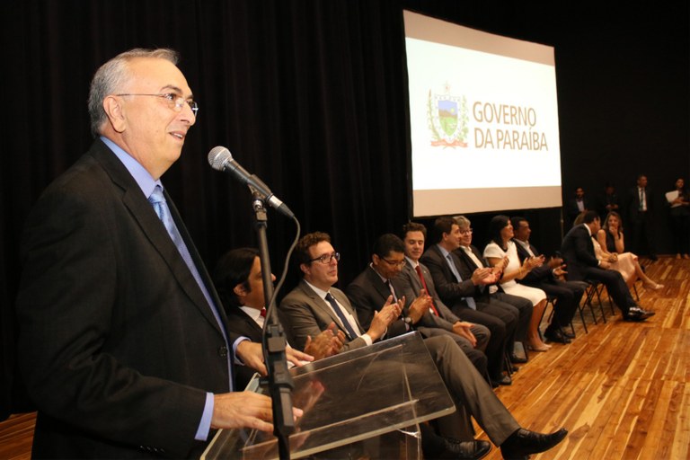 governador joao azevedo dar posse aos secretarios_foto francisco franca (40).JPG