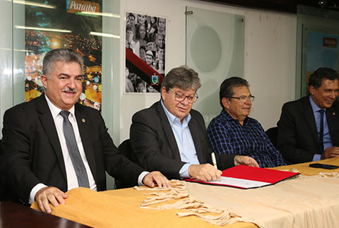 24_04_19 posse de Joao goncalves_foto francisco franca (4).jpg