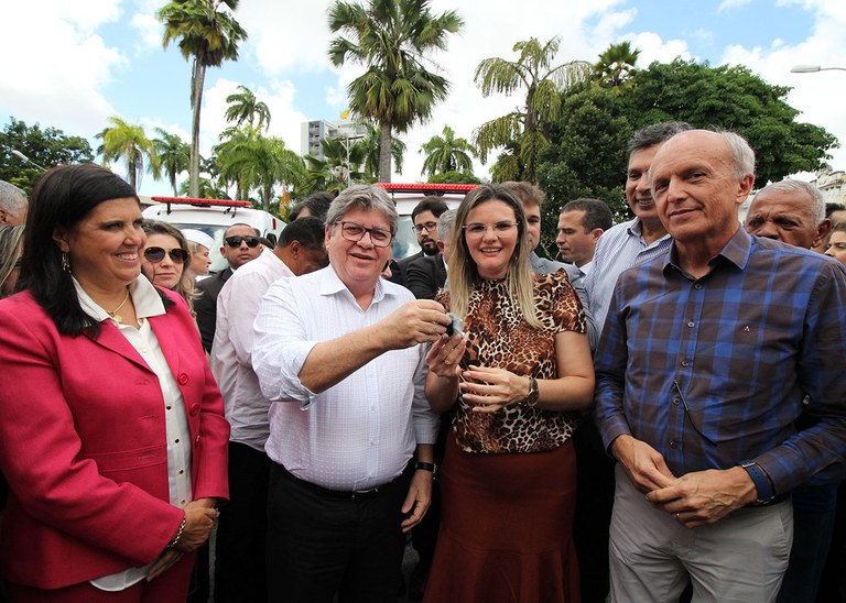 02_08_19 Entrega de ambulâncias foto francisco frança (10).JPG