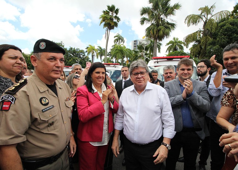 02_08_19 Entrega de ambulâncias foto francisco frança (11).JPG