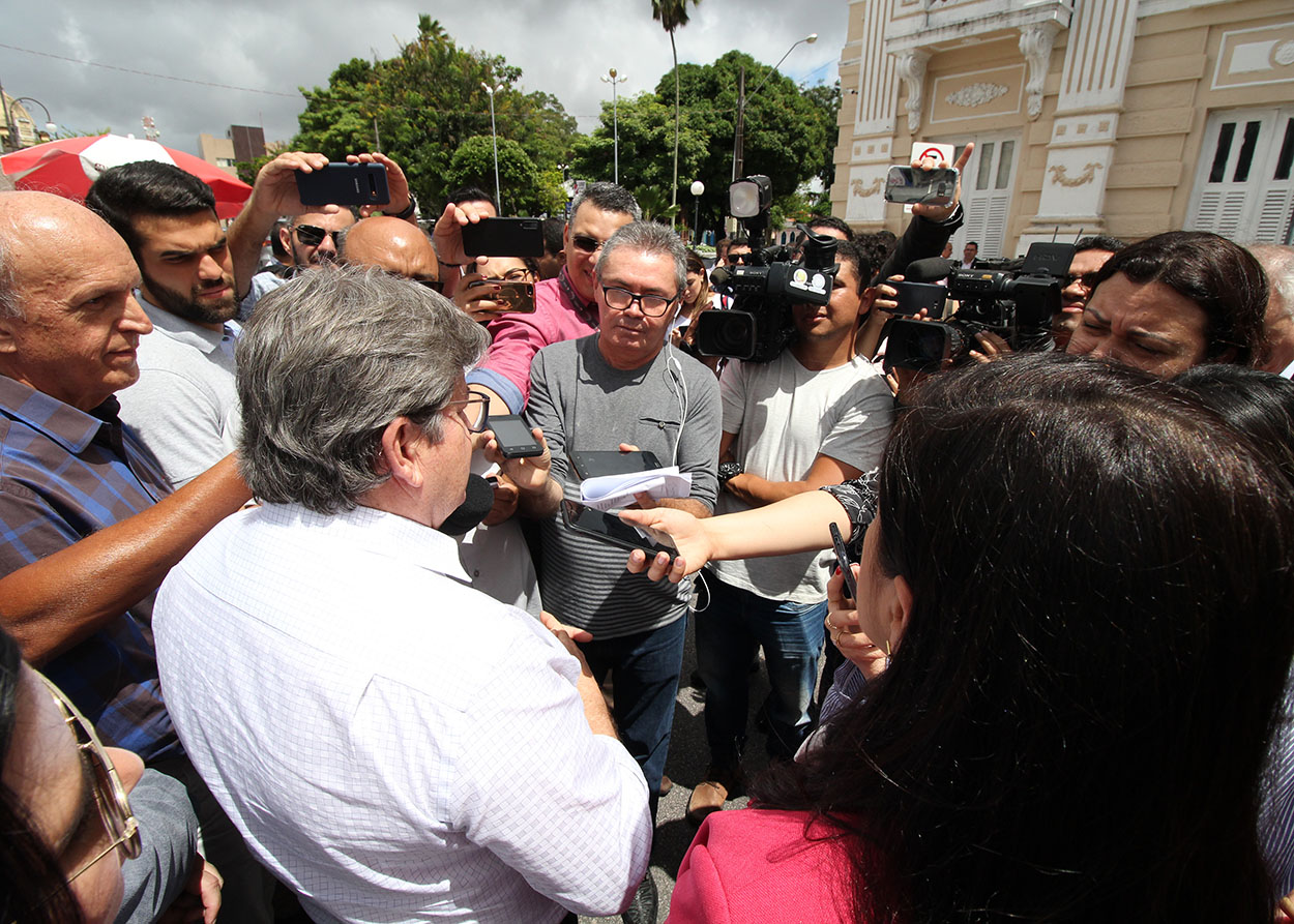 02_08_19 Entrega de ambulâncias foto francisco frança (12).JPG