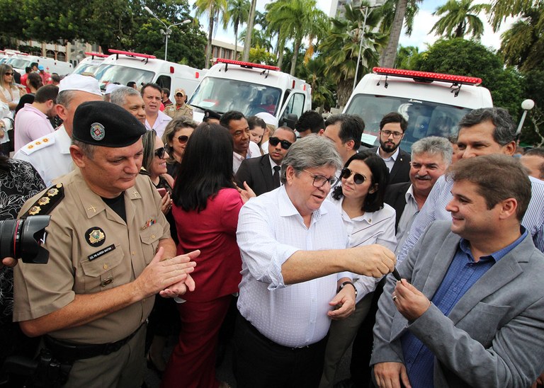 02_08_19 Entrega de ambulâncias foto francisco frança (4).jpg