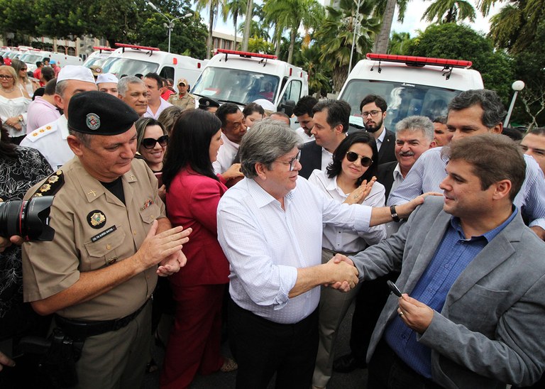 02_08_19 Entrega de ambulâncias foto francisco frança (5).jpg