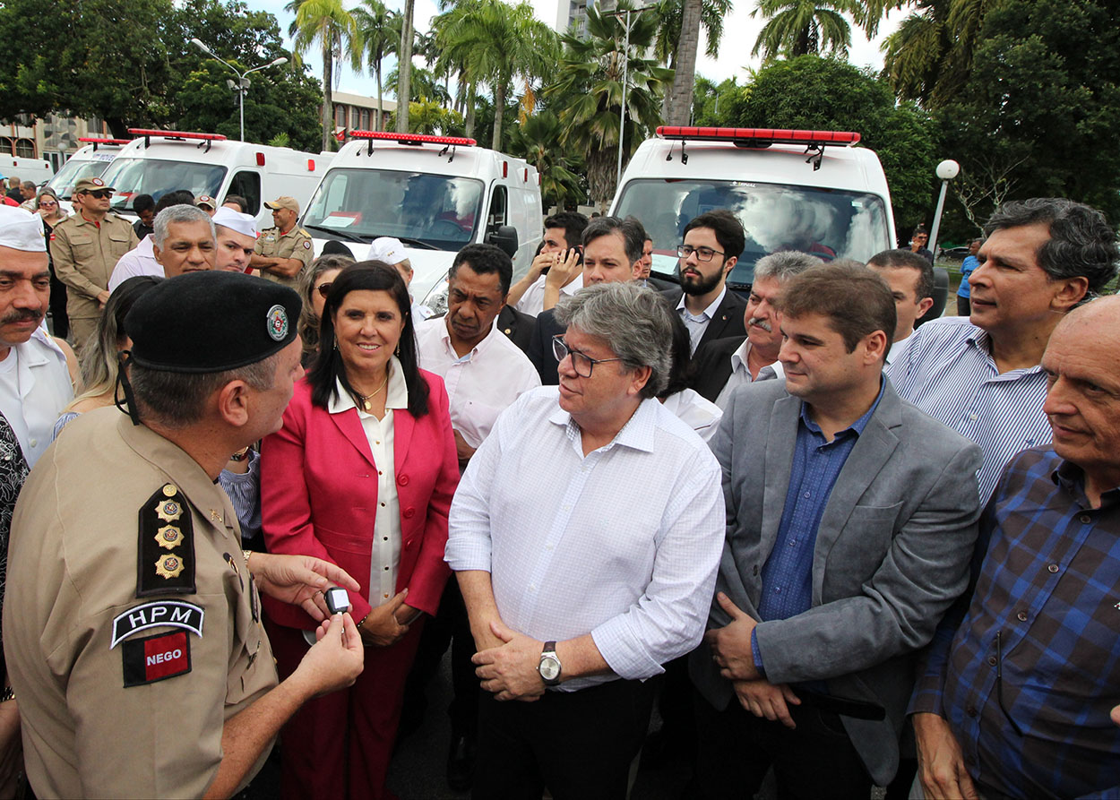 02_08_19 Entrega de ambulâncias foto francisco frança (7).jpg