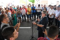 João Azevêdo entrega escola, creche, ginásio, estradas e inspeciona obras em Jericó e Lagoa