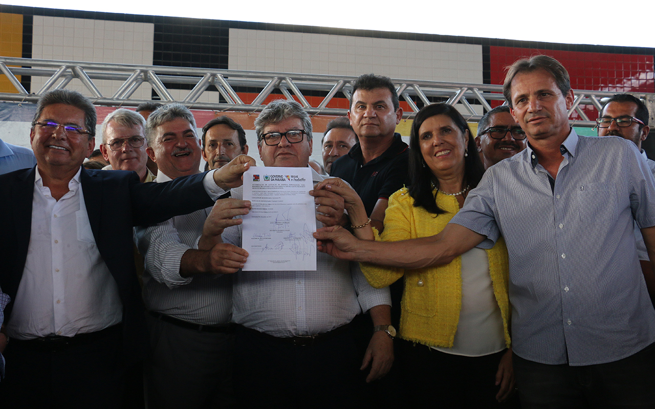 joao azevedo entrega obras em queimadas_foto francisco franca (14).JPG