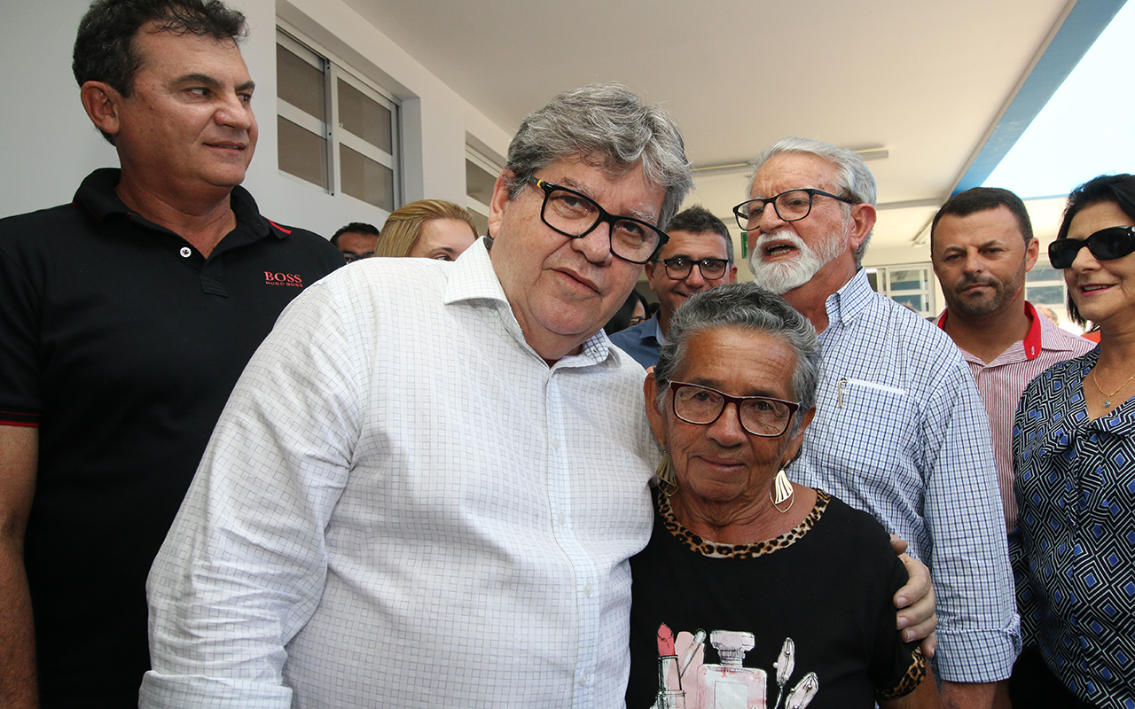 joao azevedo entrega obras em queimadas_foto francisco franca (17).JPG