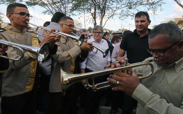 joao azevedo entrega obras em queimadas_foto francisco franca (2).jpg