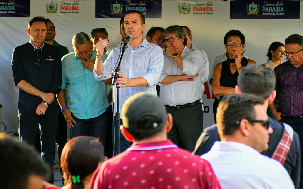 joao entrega escola em sao jose de espinharas foto jose marques (12).JPG