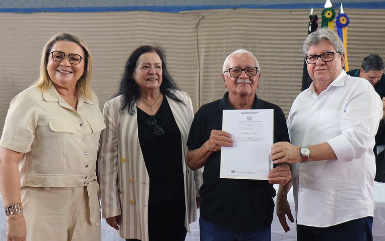 joao cehap entrega de 100 escrituras em rio tinto foto francisco franca (12).JPG