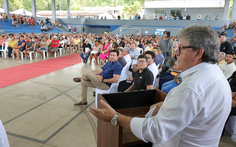 joao cehap entrega de 100 escrituras em rio tinto foto francisco franca (25).JPG