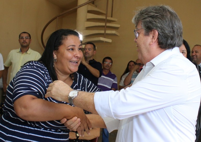 entrega escrituras_cinjunto jose mariz_foto francisco franca (1).jpg