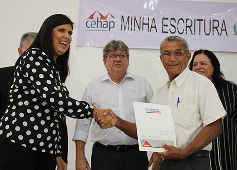 entrega escrituras_cinjunto jose mariz_foto francisco franca (5).jpg