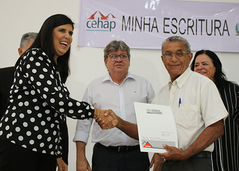 entrega escrituras_cinjunto jose mariz_foto francisco franca (5).jpg