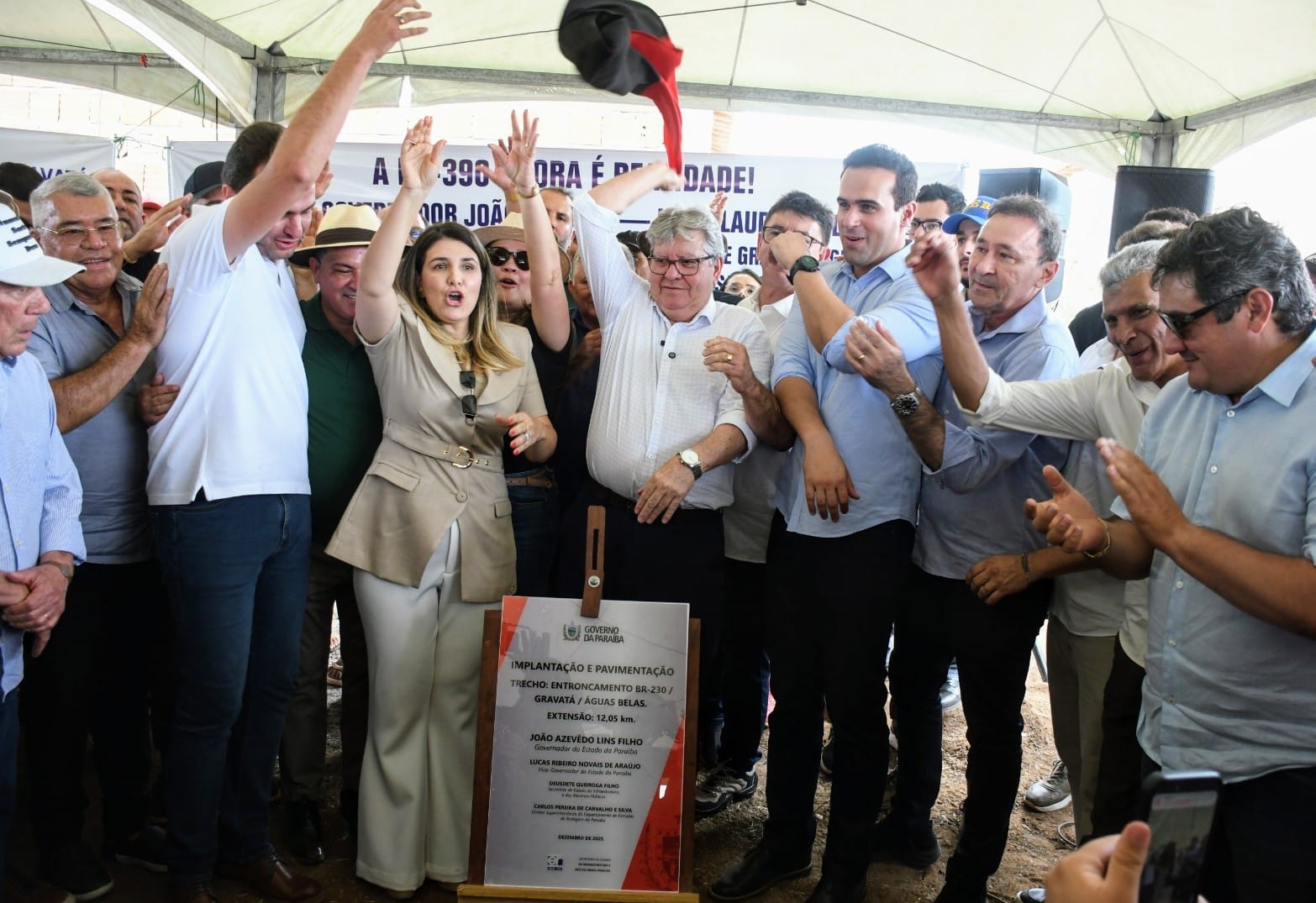 WhatsApp Image 2025-12-08 at 15.33.59-3.jpeg