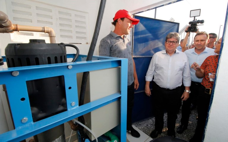 joao entrega desalinizador e escola em santo andre foto francisco franca 14.jpg