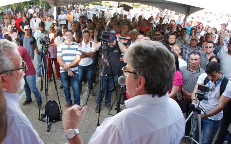 joao entrega desalinizador e escola em santo andre foto francisco franca 8.jpg