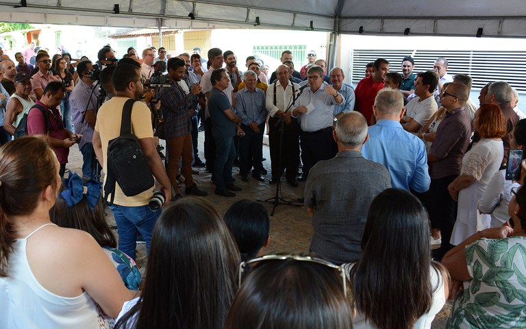 joao entrega pavimentacao em pilar foto francisco franca (14).JPG