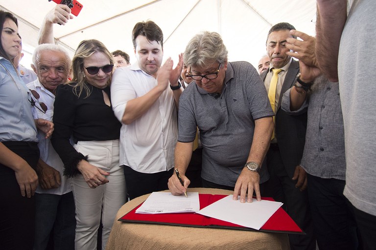 Inauguração de Escola e Piancó (8).JPG