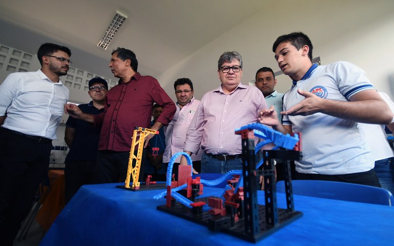 joao entrega de reforma e ampliacao de escola em solanea foto jose marques (3).JPG