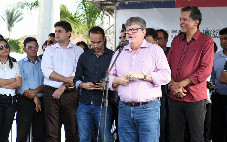 joao entrega de reforma e ampliacao de escola em solanea foto jose marques (5).JPG